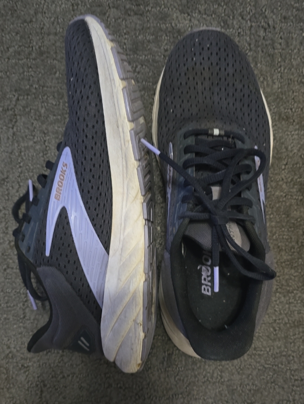 Brooks Black with Light Purple Mesh Running Sneakers